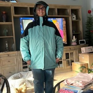 A woman’s size 3X winter coat/ski jacket.